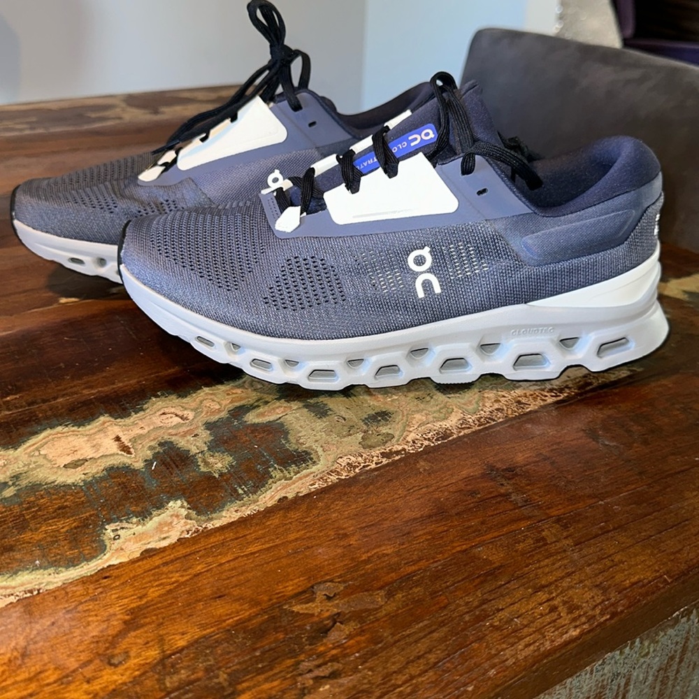 Brand new Cloudstratus 3. Never worn.